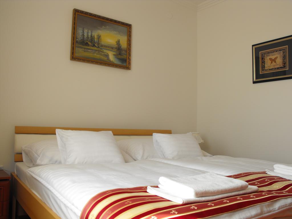 Centrum Panzio Szentendre Extérieur photo