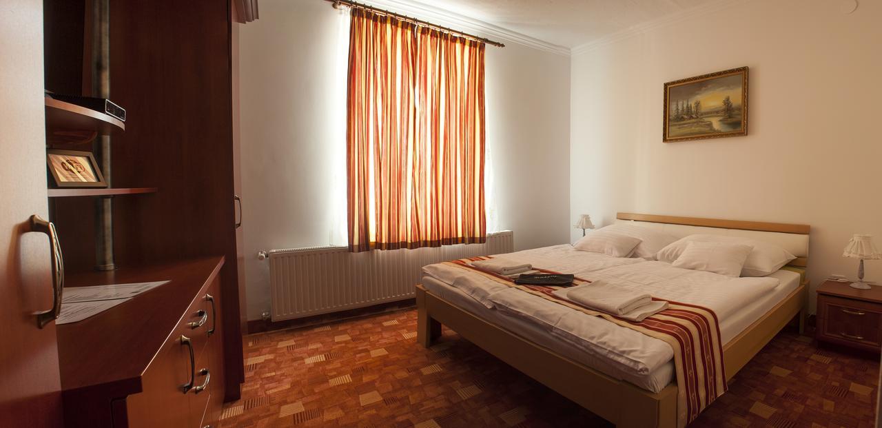 Centrum Panzio Szentendre Extérieur photo