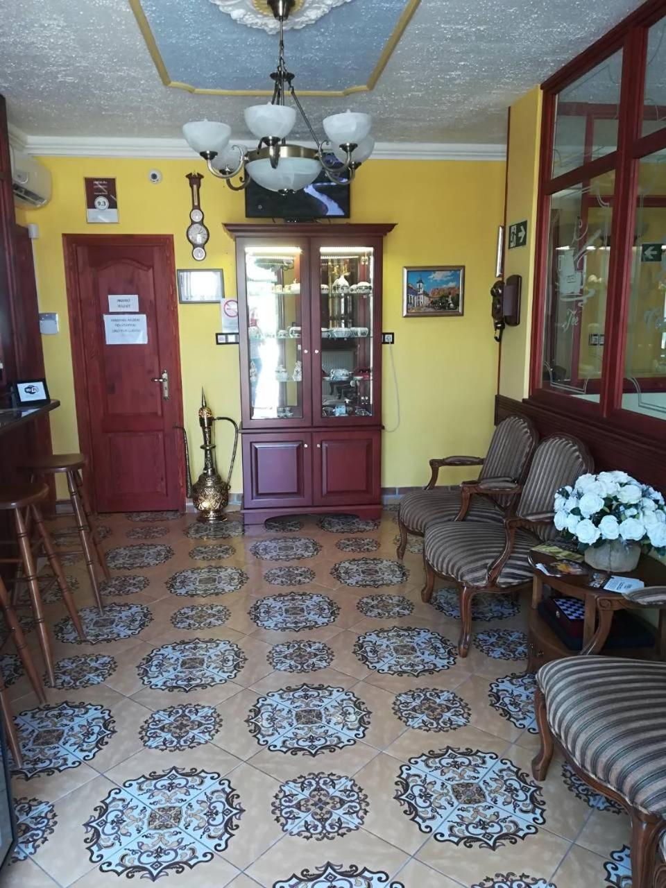 Centrum Panzio Szentendre Extérieur photo